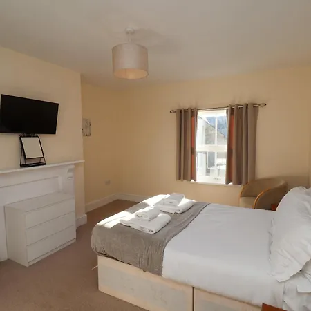 4 Normanby Terrace *