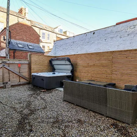 4 Normanby Terrace * 惠特比
