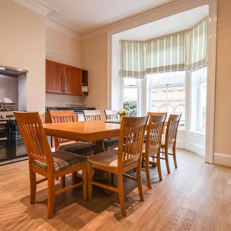 4 Normanby Terrace Ferienhaus