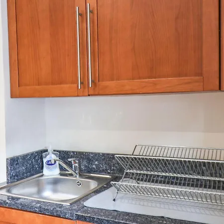 4 Normanby Terrace * ويتبي