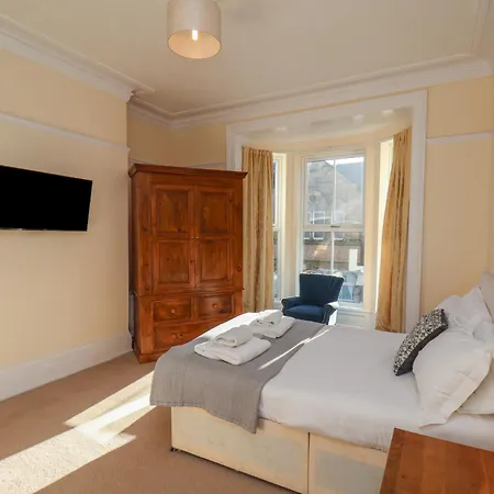 4 Normanby Terrace Уитби