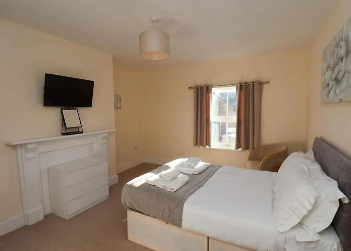 4 Normanby Terrace *